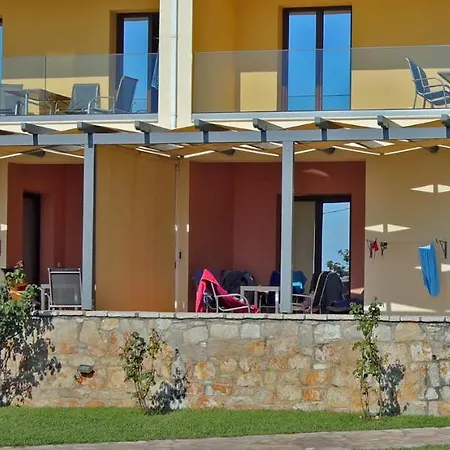 Oasis By The Sea 3*