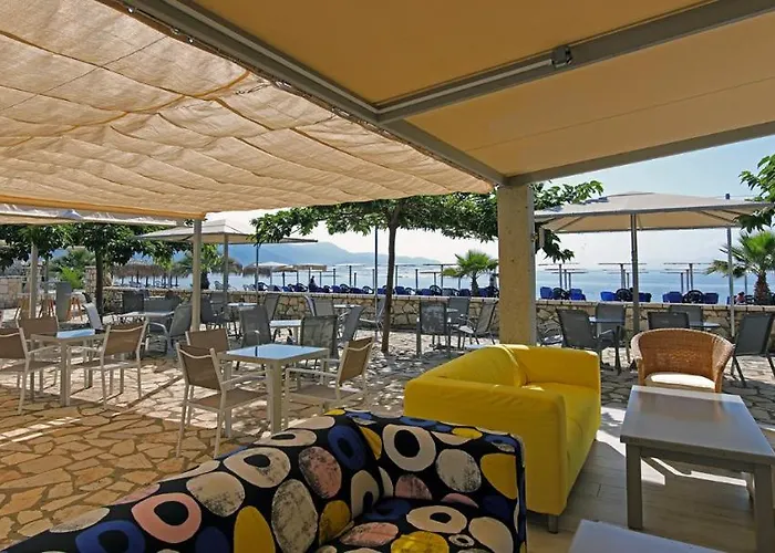 Aparthotel Oasis By The Sea